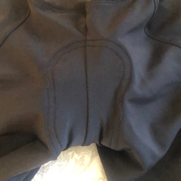 Pearl Izumi Cycling Capris with Chamois - Picture 3 of 7